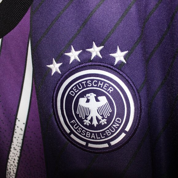 as new Adidas Germany 2022-23 Goalkeeper Icon Jersey very loose fit Men's Small - Picture 6 of 14